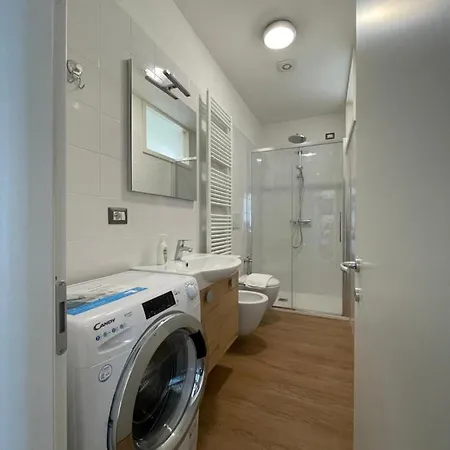 Modern In - Larihome A10 Lägenhet Sorico